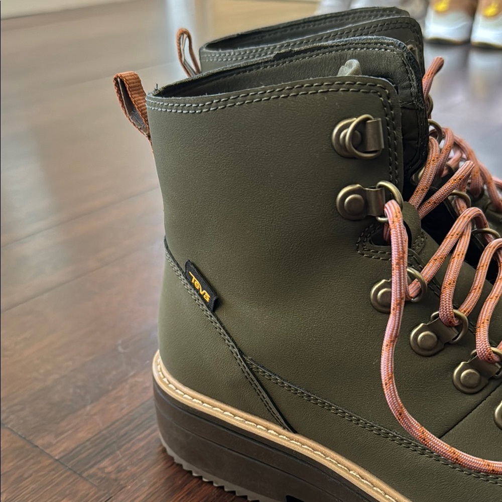 Teva Midform Boots Dark Olive